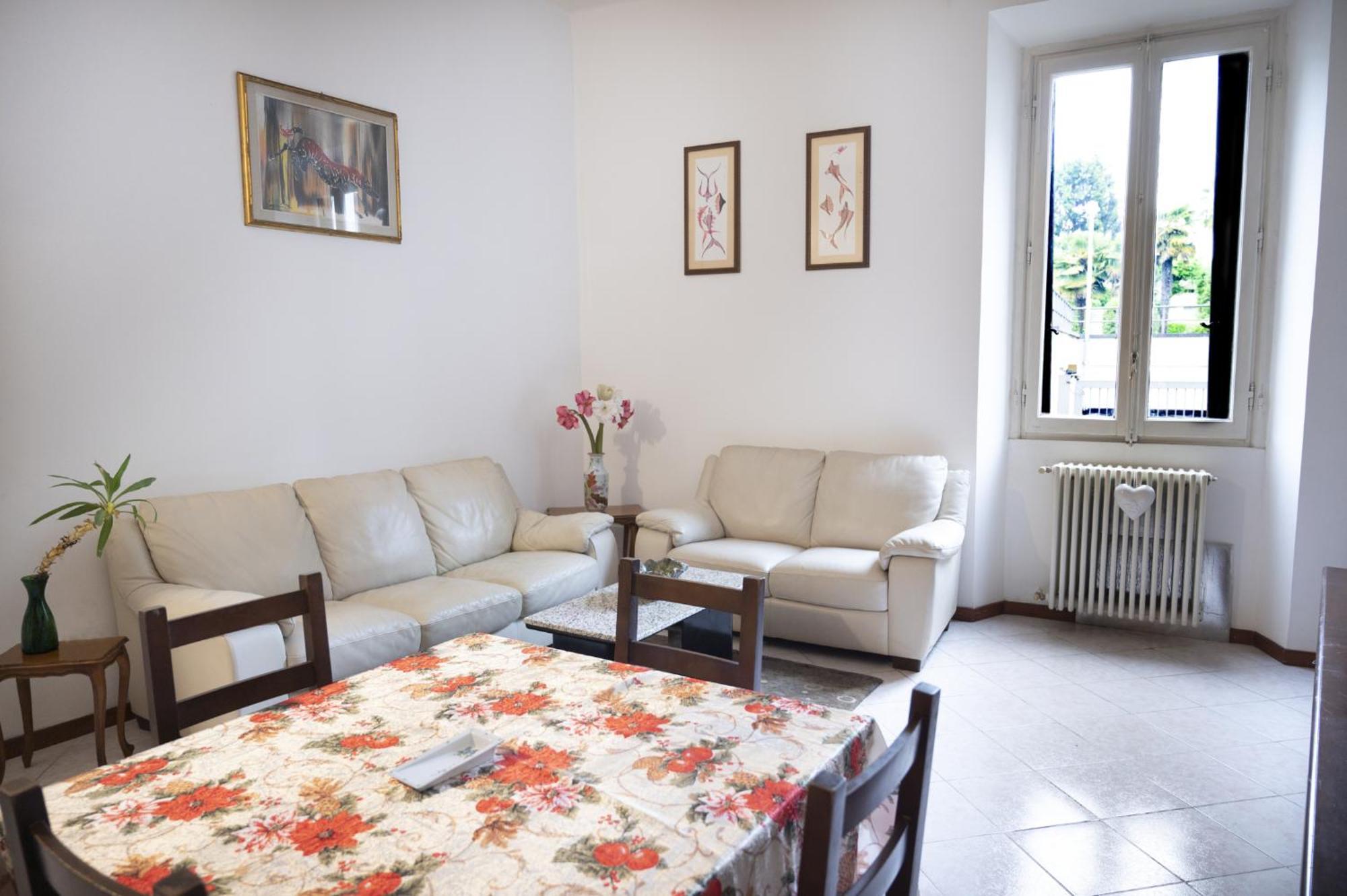 Casina Modesta Lägenhet Somma Lombardo Exteriör bild